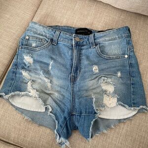 Kendall & Kylie jean shorts sz 28